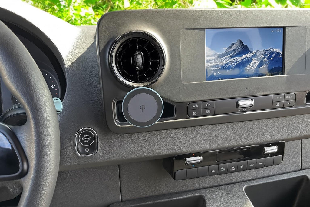 Phone Holder and Charger for Mercedes Sprinter 2018+ VS30 W907 W910
