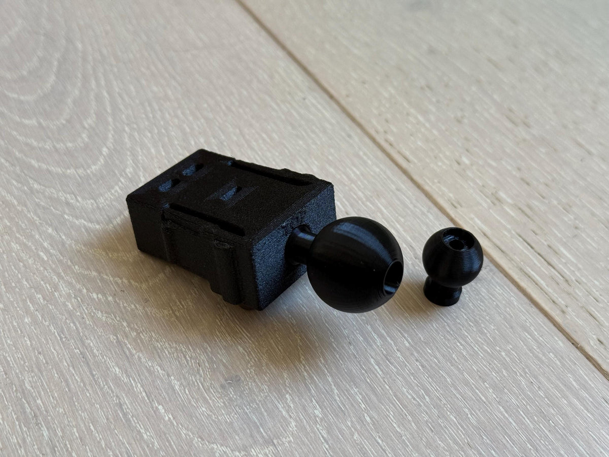 Click & Go to 17mm, 20mm and 1" Ball Head Rest Adapter for Land Rover Jaguar Base