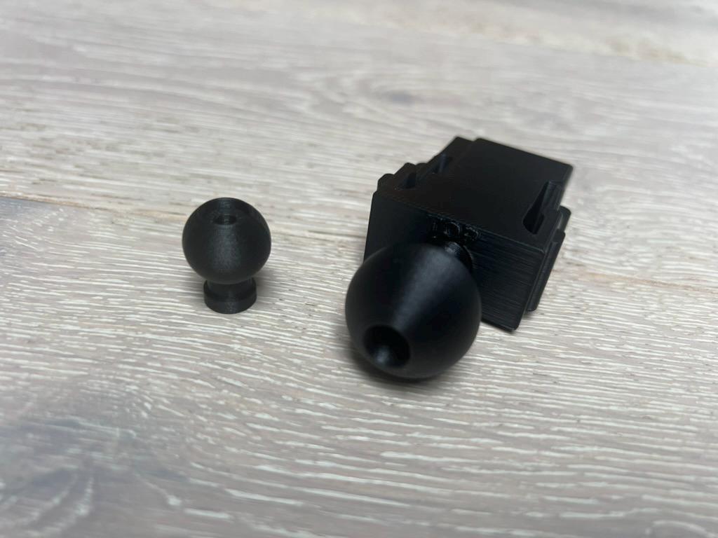 Click & Go to 17mm and 1" ball head seat adapter for Land Rover Defender L663 holder mount, Land Rover Click N Go, Click And Go
