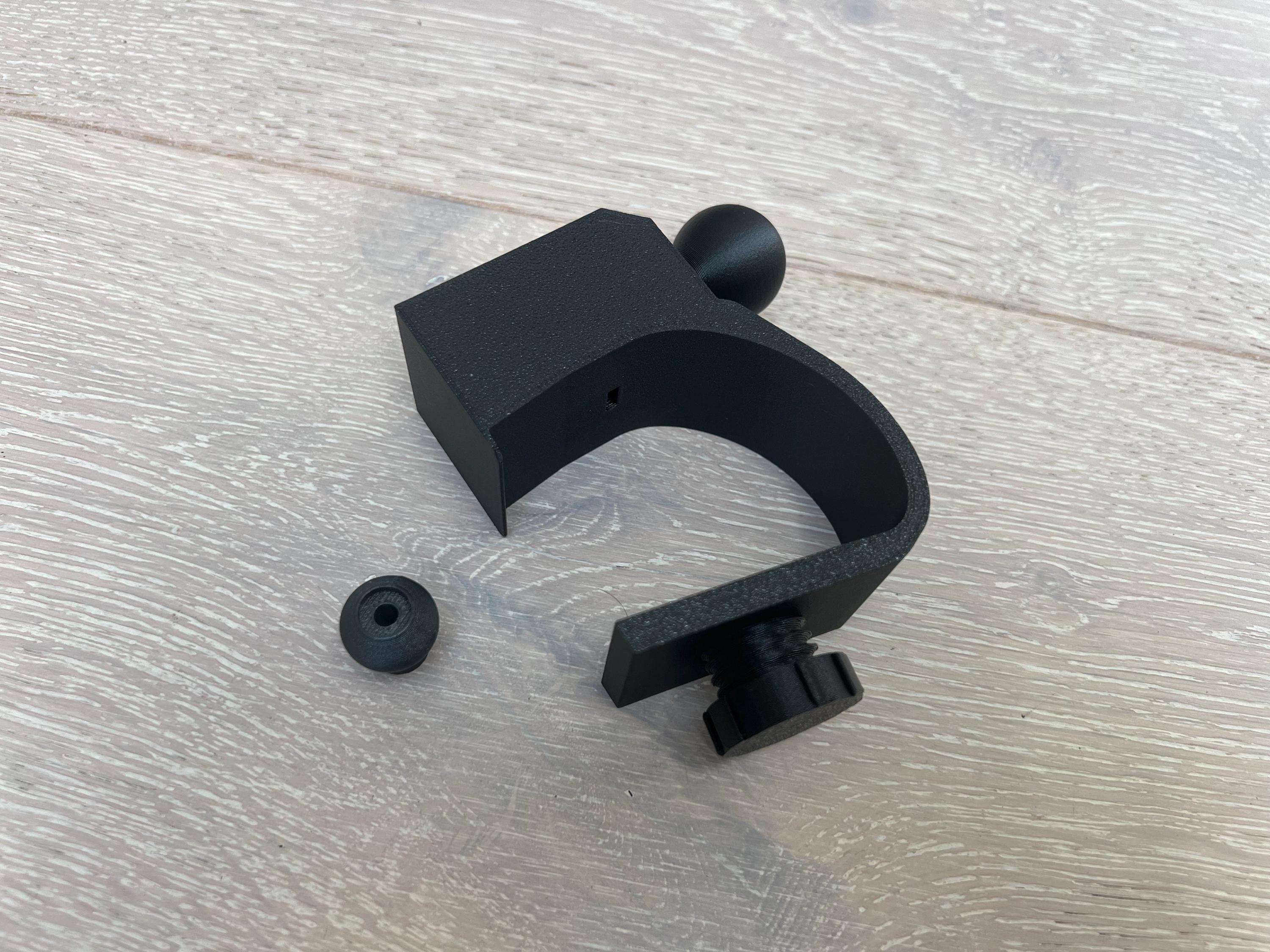 Dash Mount 17mm, 20mm and 1" Ball Head Mount for Land Rover Defender L663