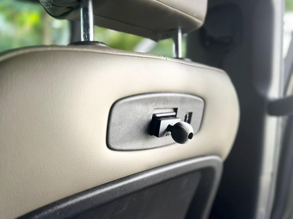 Click & Go to 17mm and 1" ball head seat adapter for Land Rover Defender L663 holder mount, Land Rover Click N Go, Click And Go